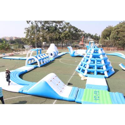 Nuevo parque acuático inflable flotante hecho en China / Juegos acuáticos inflables del lago