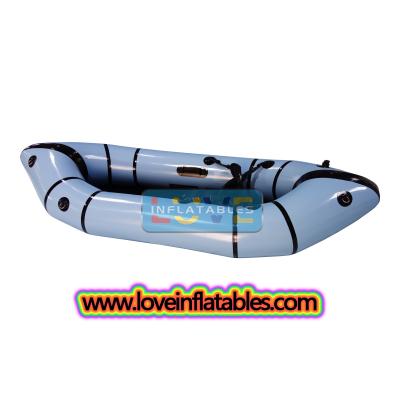 Pesca en aguas tranquilas en packraft en lagos, océanos y ríos hasta clase I